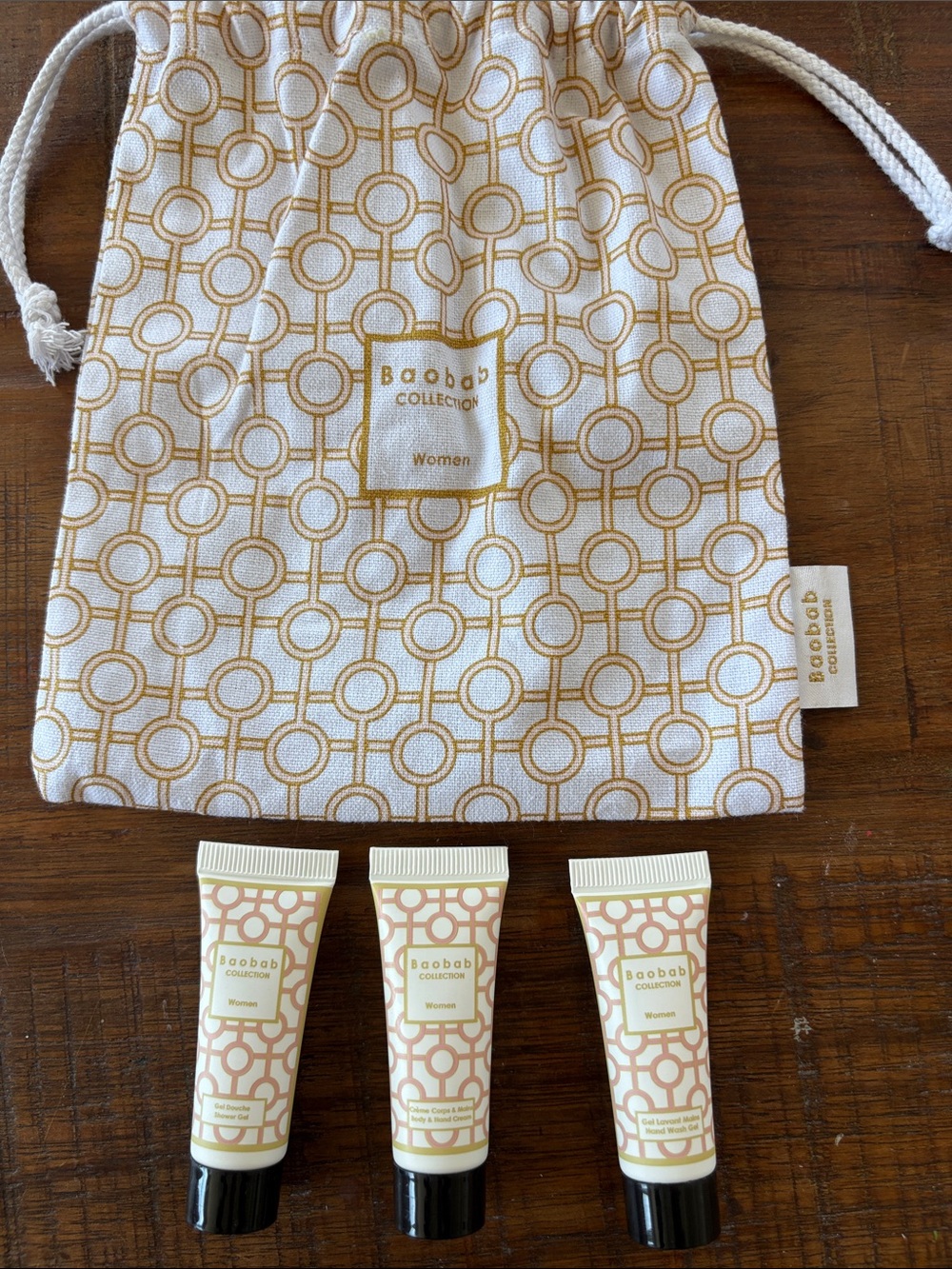 Boobab printed drawstring bag with three samples - brand new